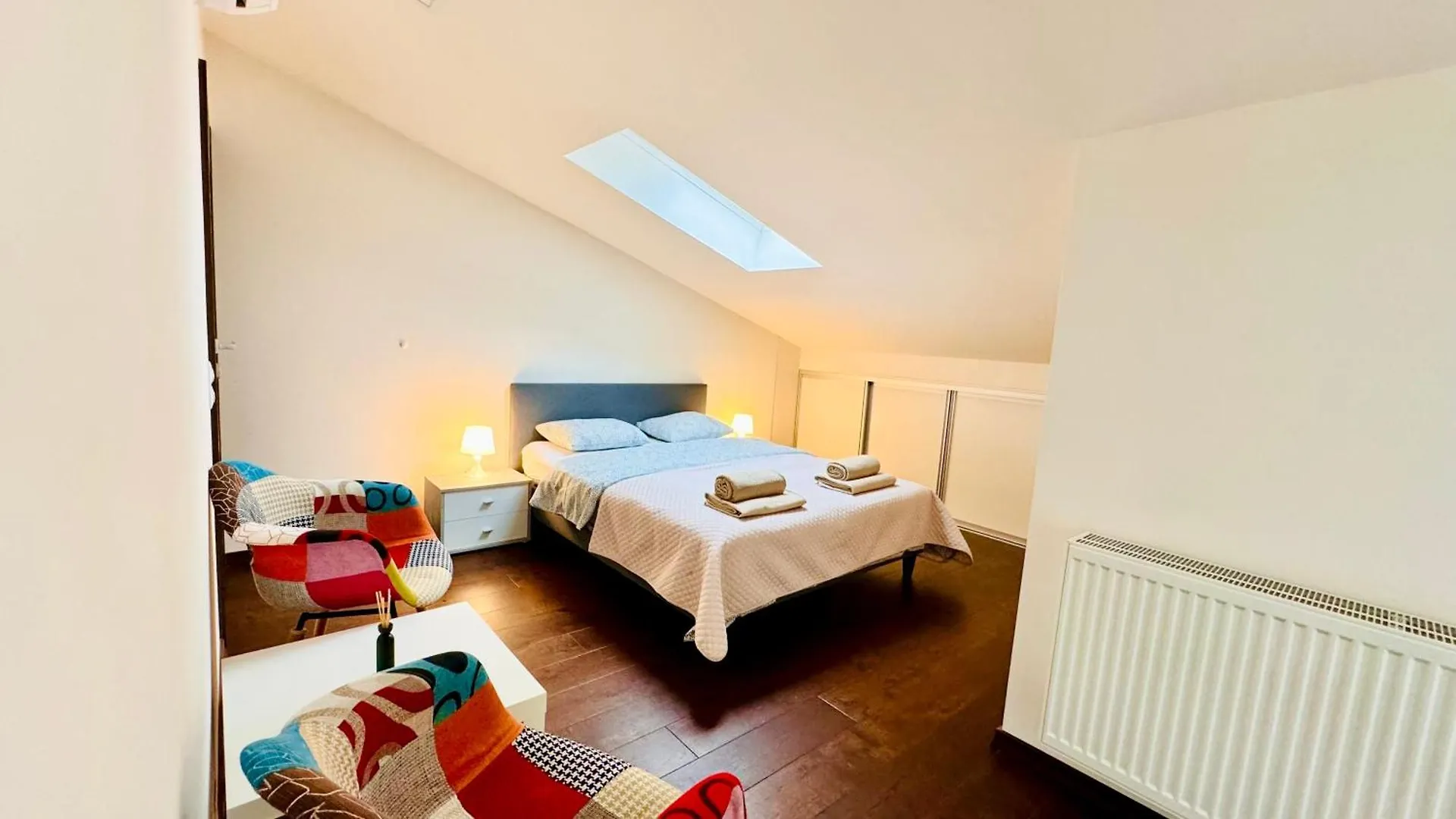 Loft Jecna 43, Prague Apartment