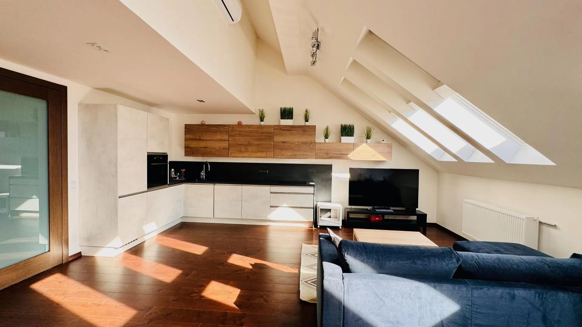 Loft Jecna 43, Prague Apartment