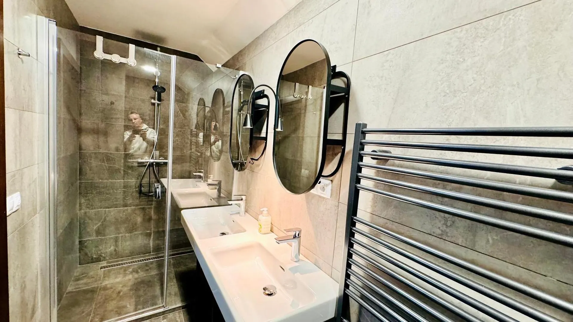 Loft Jecna 43, Prague Apartment